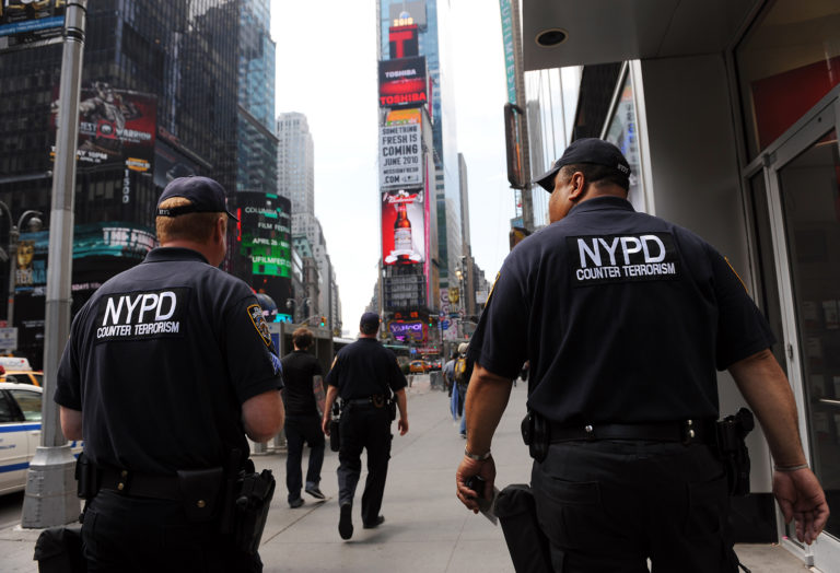 Pic/Vid: NYC putting ‘Gun Free Zone’ signs in Times Square