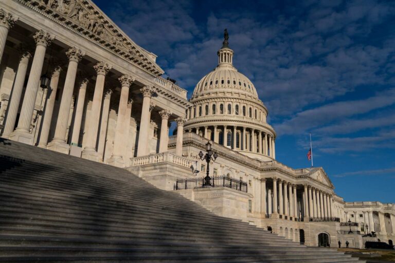 Video: Thousands of anti-Trump protesters gather at US Capitol