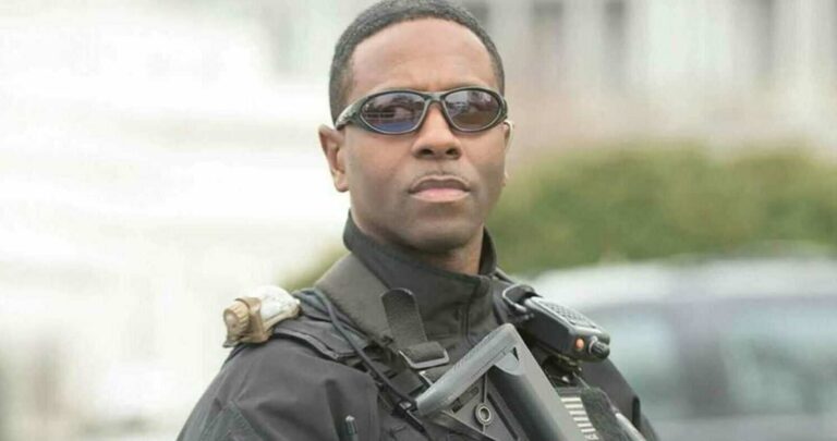 Pics: Teacher urges Secret Service to assassinate Trump